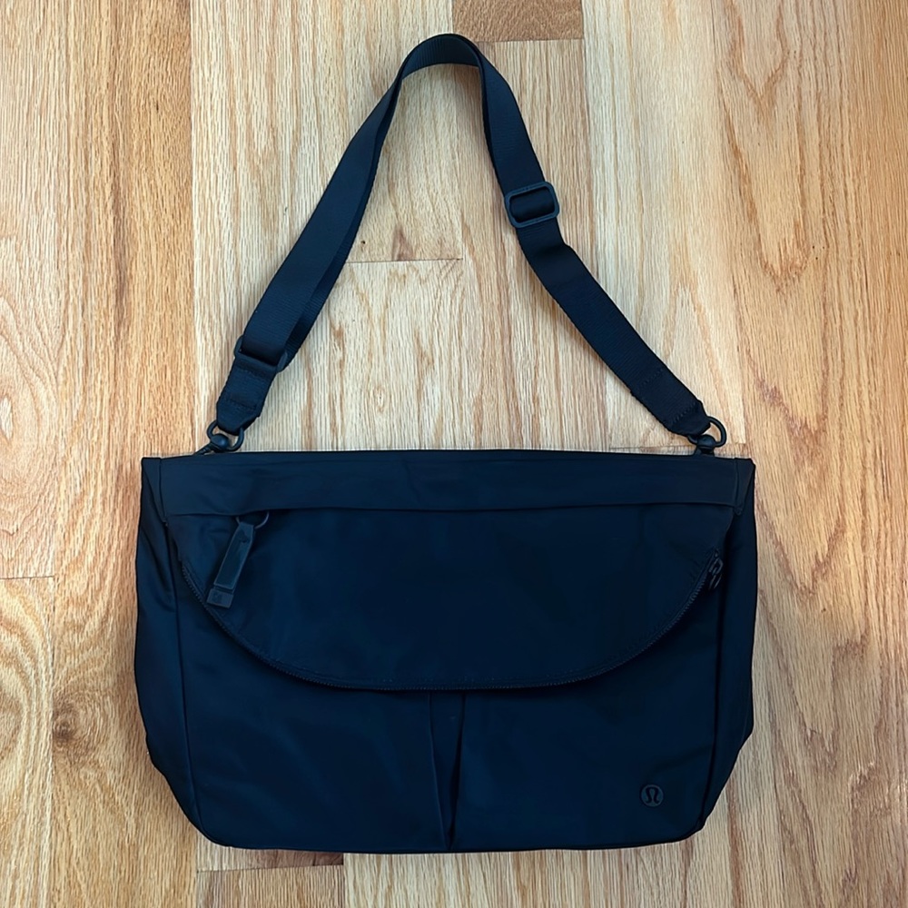 Black Lululemon Festival Bag